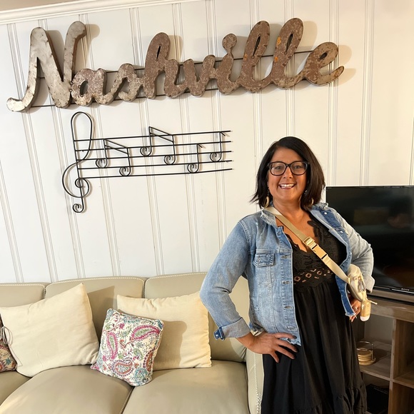 Meet your Posher, Rene - Picture 2 of 2